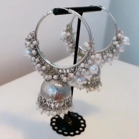 Silver Metallic earrings - Picture 1 of 2